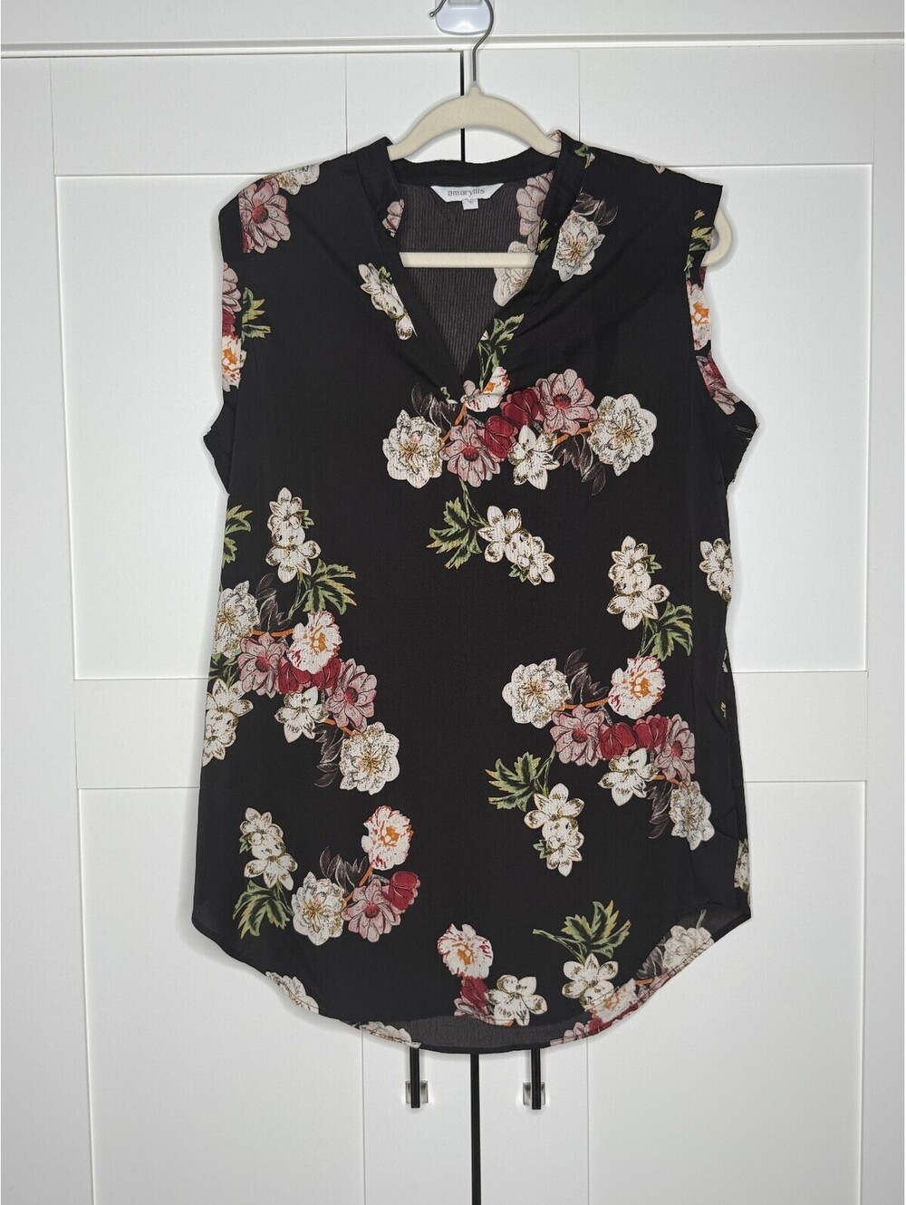 Amaryllis Women's Floral Sleeveless Tunic Blouse Size Large